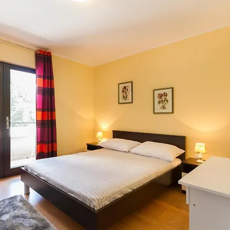 Holiday home Loredana, A Warm And Sunny Close To The *