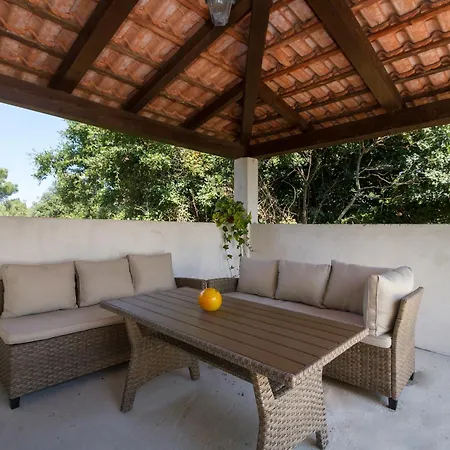 Holiday home Loredana, A Warm And Sunny Close To The
