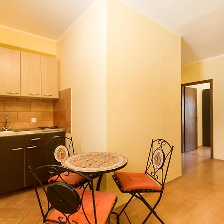 Holiday home Loredana, A Warm And Sunny Close To The