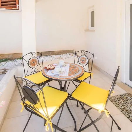 Casa de Férias Loredana, A Warm And Sunny Close To The