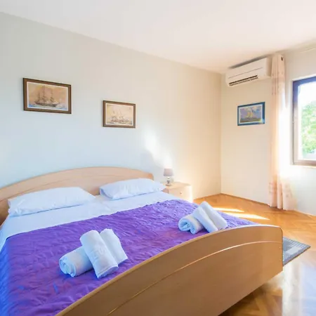 Loredana, A Warm And Sunny Close To The